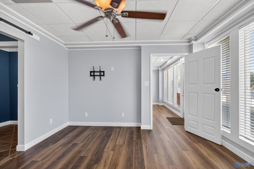 Enjoy lakeside living in this beautifully updated 1BR/1BA condo - photo 10