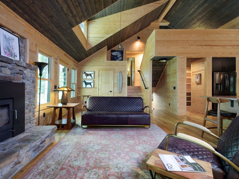 212 Southeast Shore Drive offers a level of craftsmanship and - photo 9