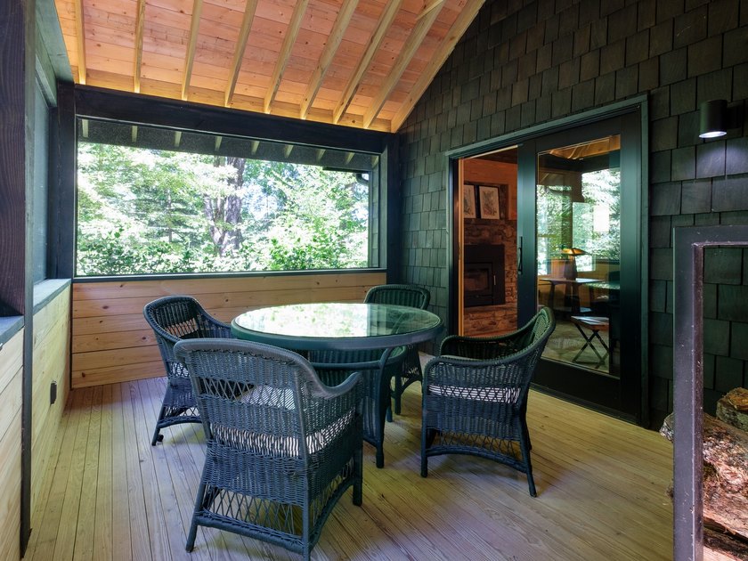 212 Southeast Shore Drive offers a level of craftsmanship and - photo 10