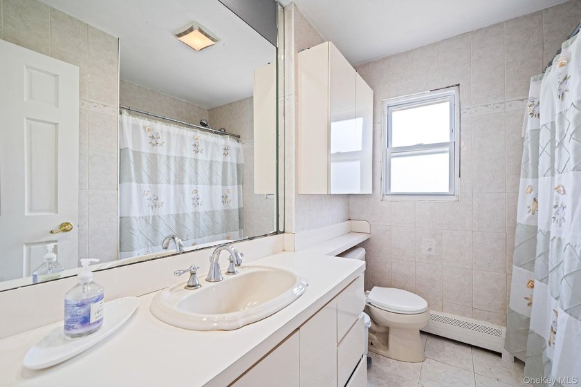 Welcome to your bright and inviting 3-bedroom, 2-bath ranch - photo 14