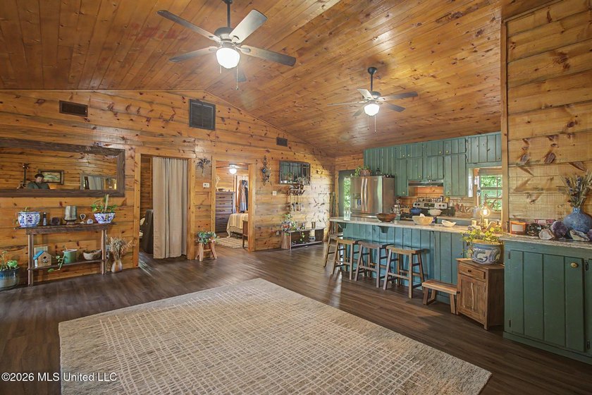 Tucked away among the rolling hills of South Mississippi, this - photo 19