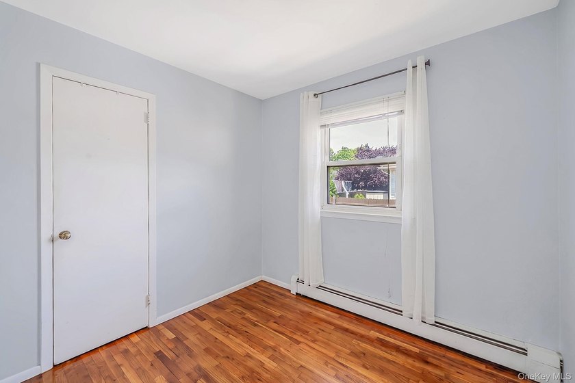 Welcome to your bright and inviting 3-bedroom, 2-bath ranch - photo 20