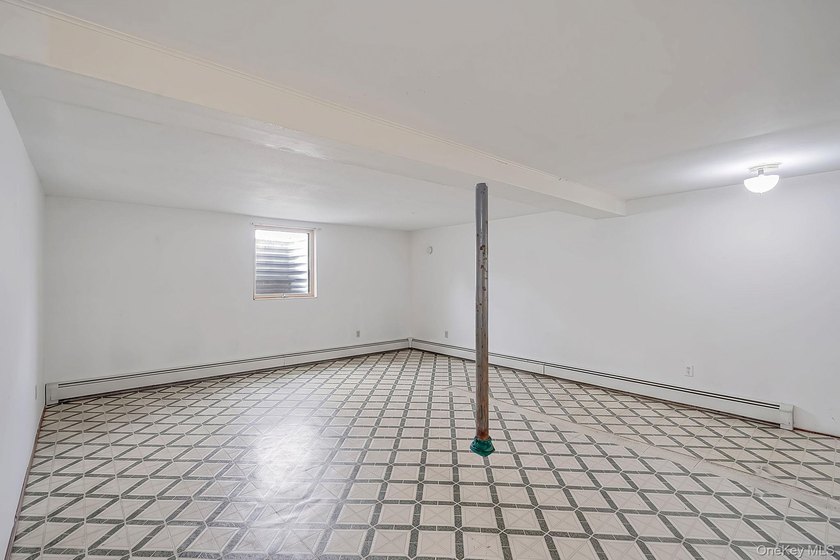 Welcome to your bright and inviting 3-bedroom, 2-bath ranch - photo 22