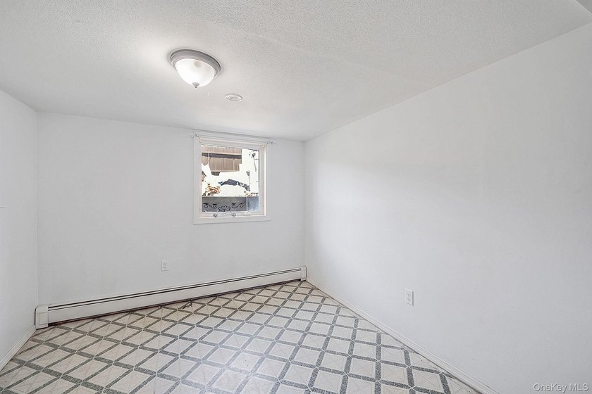 Welcome to your bright and inviting 3-bedroom, 2-bath ranch - photo 25