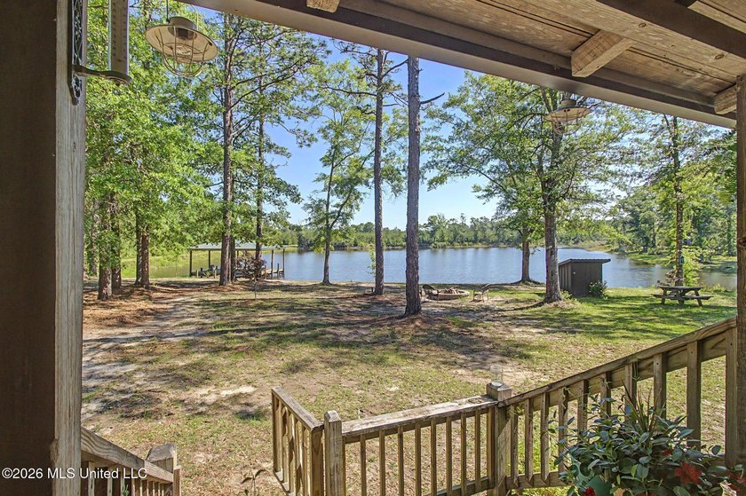 Tucked away among the rolling hills of South Mississippi, this - photo 27