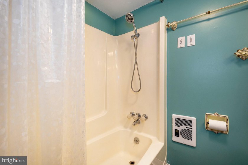 Beautiful stone lakefront home! This property has 2 parcels with - photo 36