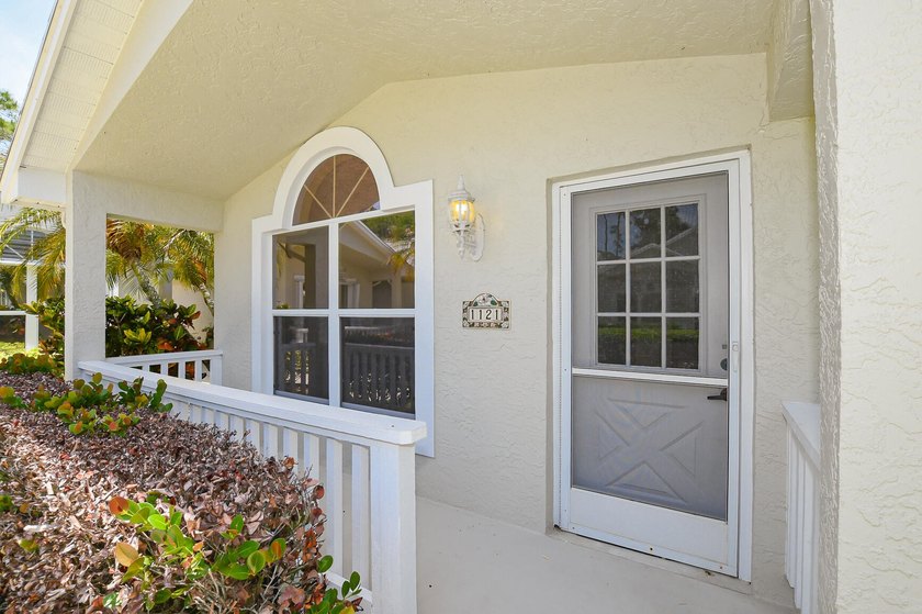 Move-in ready 2/2 Jasmine Villa in a charming courtyard setting - photo 5