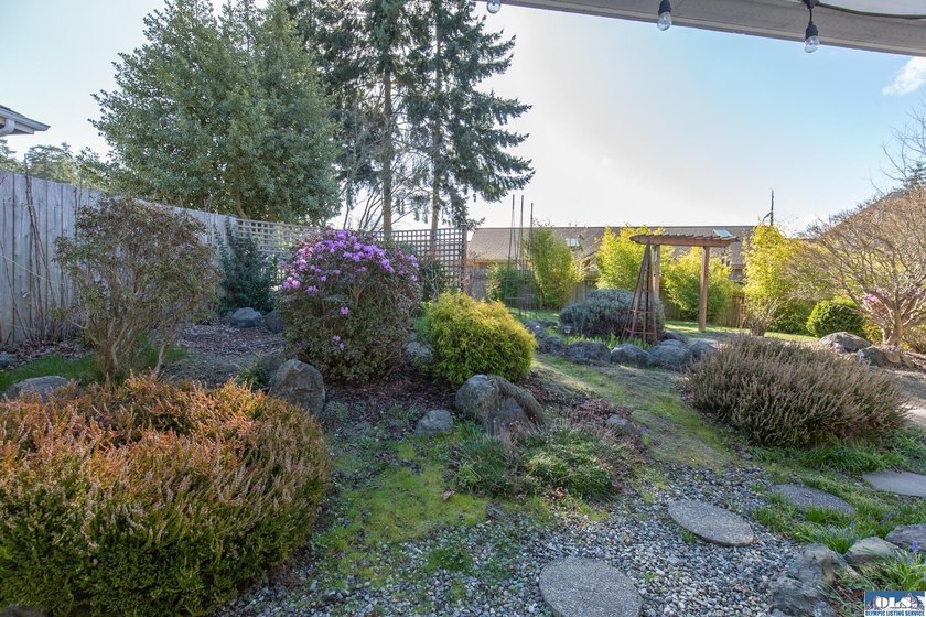Quality-built custom home by Joe Fazio. Golf course views from - photo 14