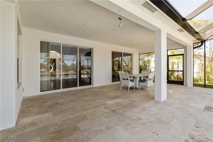 Gulf-access canal frontage - Brand-new pool &amp; spa - Dual-zone - photo 15
