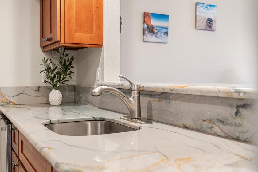 Beautifully Updated 1BR/1BA Condo. This turnkey unit in the - photo 15