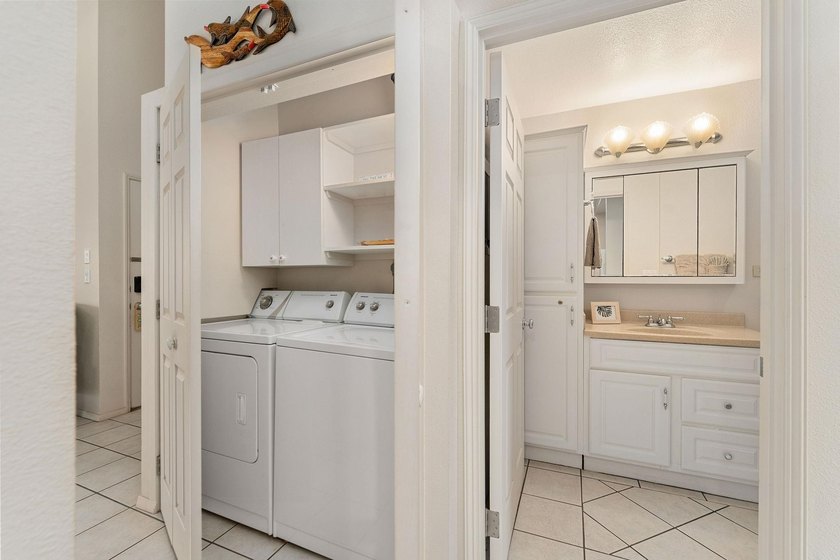 Beautifully Updated 1BR/1BA Condo. This turnkey unit in the - photo 18