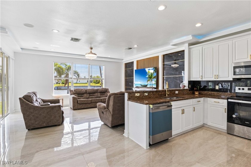 Gulf-access canal frontage - Brand-new pool &amp; spa - Dual-zone - photo 19