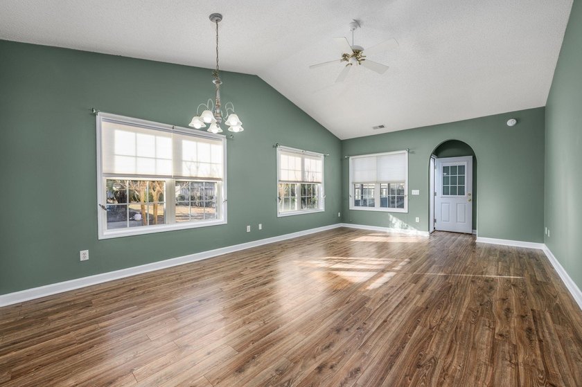 Are you looking for a turnkey / move-in ready place at the - photo 8