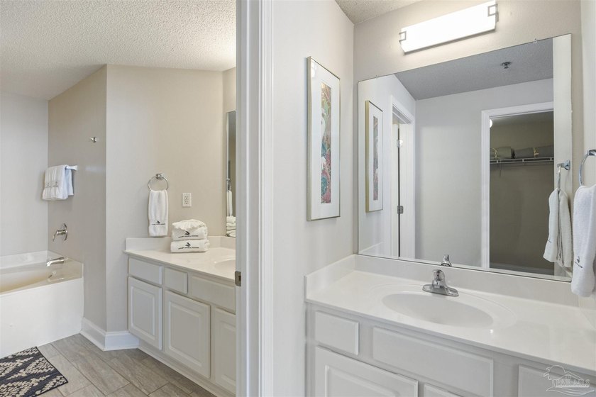 STUNNING Gulf Front Condominium with Breathtaking Views! Welcome - photo 28