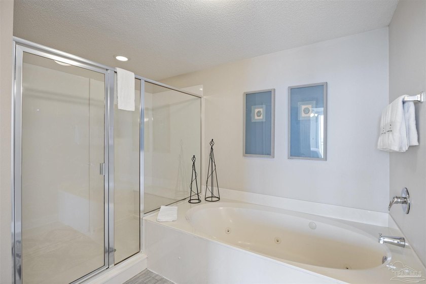STUNNING Gulf Front Condominium with Breathtaking Views! Welcome - photo 29