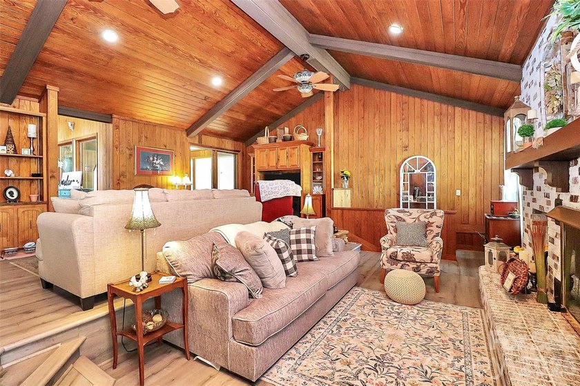 Waterfront on Moss Lake! Stunning home with year-round - photo 10