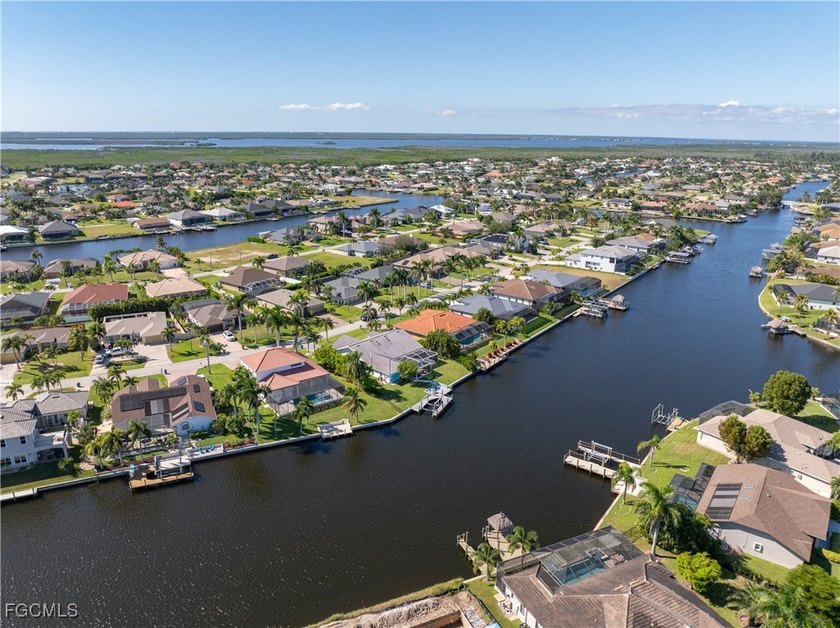 Gulf-access canal frontage - Brand-new pool &amp; spa - Dual-zone - photo 44