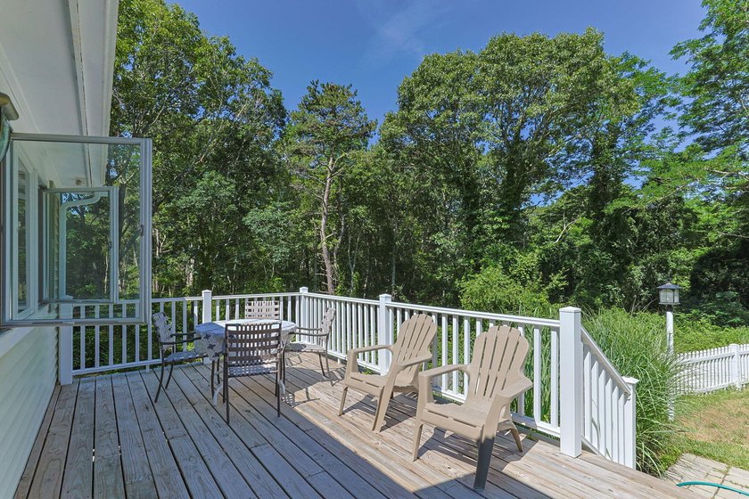 Welcome to 7 Openfield Road! This beautifully updated South - photo 7