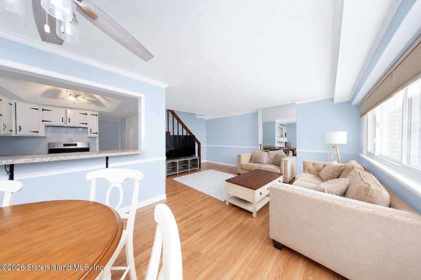 Modern 2-bedroom Condo with a front yard porch. The open concept - photo 5