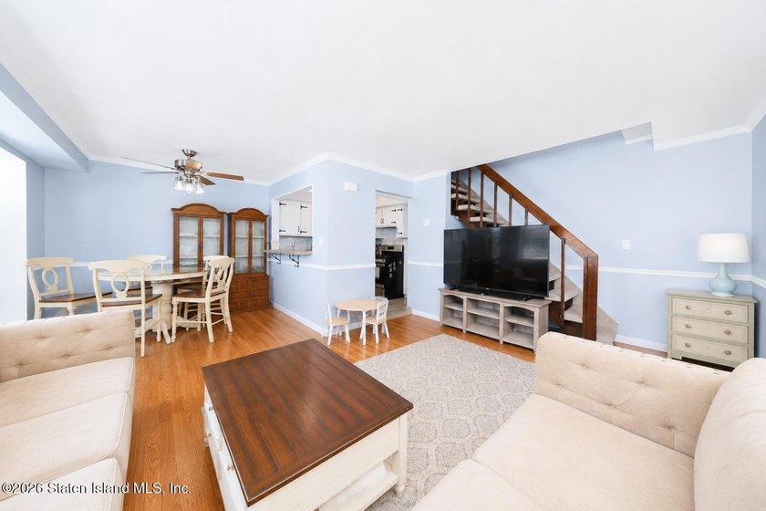 Modern 2-bedroom Condo with a front yard porch. The open concept - photo 7