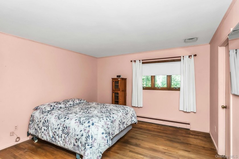 Ranch with 3 bedrooms and two full baths set on a 1/2 acre of - photo 14