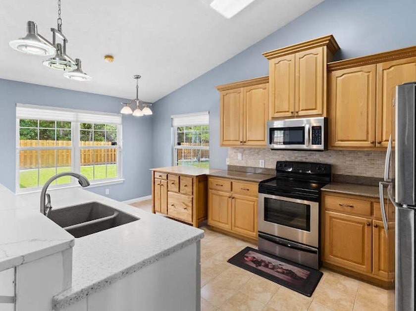 Welcome to your private slice of Florida paradise in desirable - photo 8