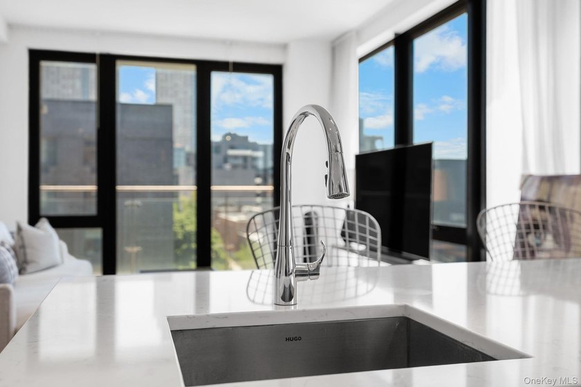 Welcome to sophisticated living at The Bond in the heart of Long - photo 10