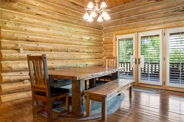 This meticulous, custom log home is high quality in design - photo 9