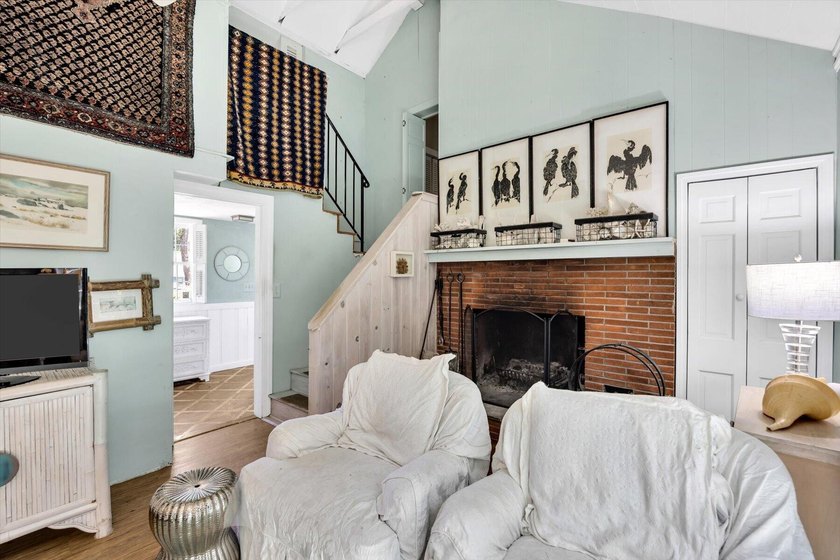 Nestled on a private lane in one of Chatham's most sought after - photo 8