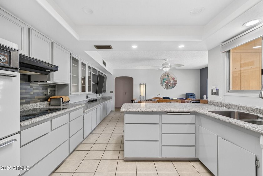Welcome to this well-maintained Annapolis model. Situated on an - photo 13