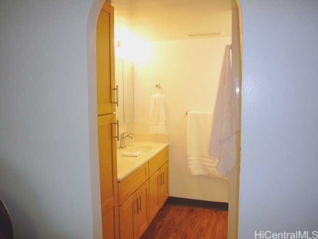 A Boutique condo Located on the Diamond Head side of the Ala Wai - photo 14