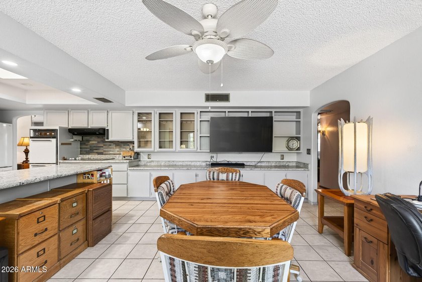 Welcome to this well-maintained Annapolis model. Situated on an - photo 15