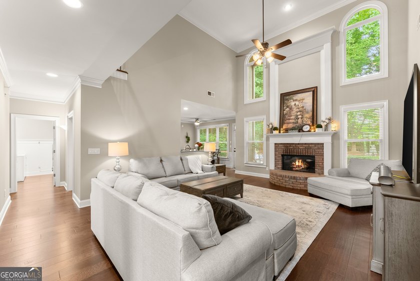 Captivating Remodeled European Retreat in Polo Golf &amp; Country - photo 6