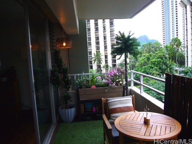 A Boutique condo Located on the Diamond Head side of the Ala Wai - photo 19