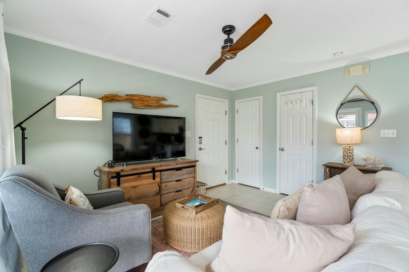 Nicely updated and well maintained unit in popular Rollin Tide - photo 3
