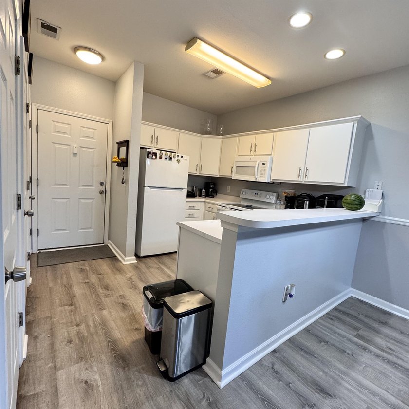 Rare Gem!!!!!!Short and Long-term rent, and RB&amp;B at The Fairway - photo 9
