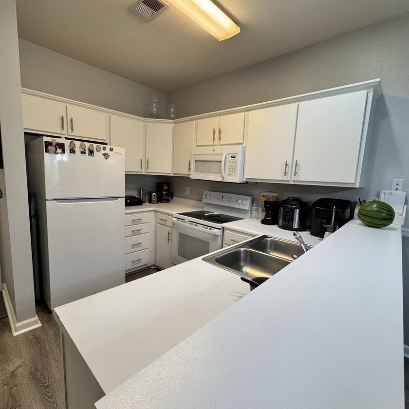Rare Gem!!!!!!Short and Long-term rent, and RB&amp;B at The Fairway - photo 10