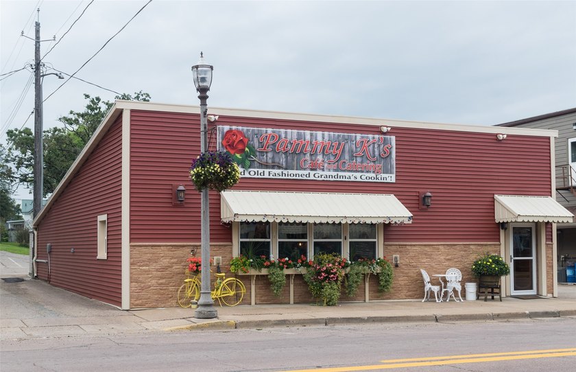Own your own restaurant! Commercial property with a successful - photo 2