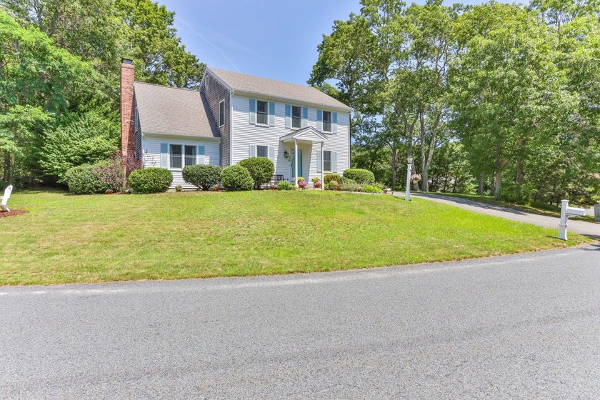 Style, location, and function place this charming Cape Cod - photo 3
