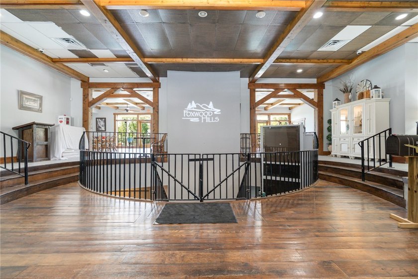 Located in the desirable Edisto Village of Foxwood Hills, this 0 - photo 7