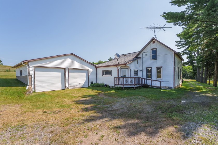 Bring your hobby farm dreams to life on this beautiful 12.5-acre - photo 3