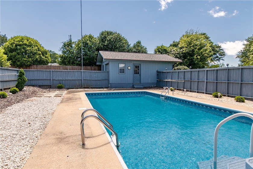 Spacious Brick Ranch with Salt-Water Pool in T.L. Hanna - photo 5