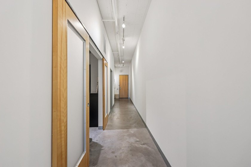 Amazing historic loft featuring soaring ceilings, oversized - photo 13