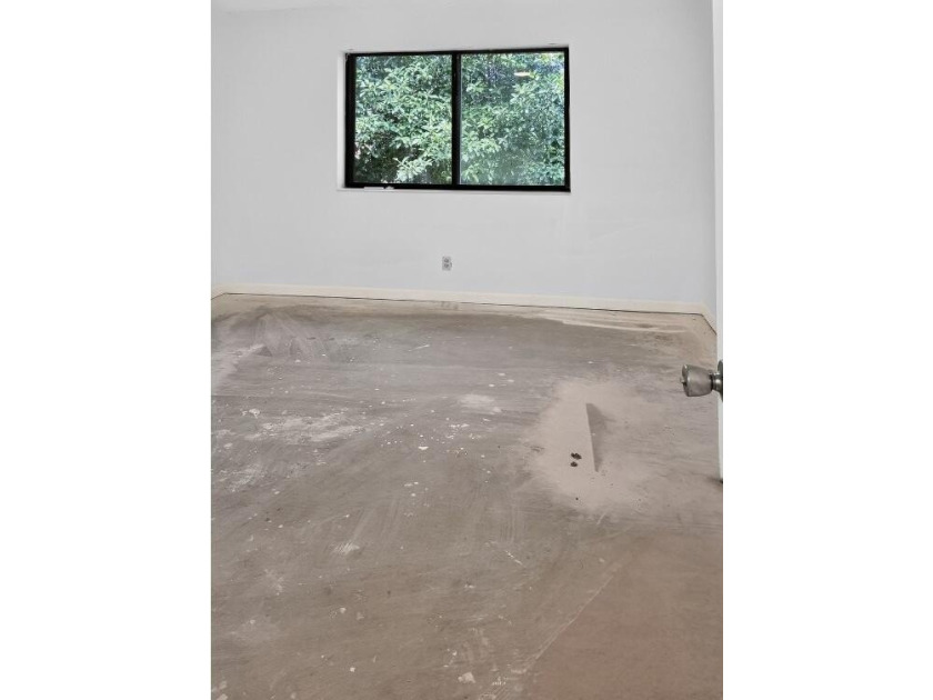 EXCITING opportunity in Lucerne Lakes! This 4th-floor Lake Worth - photo 16