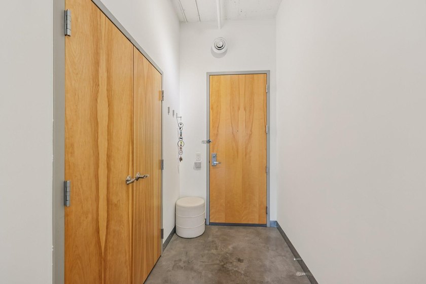 Amazing historic loft featuring soaring ceilings, oversized - photo 21