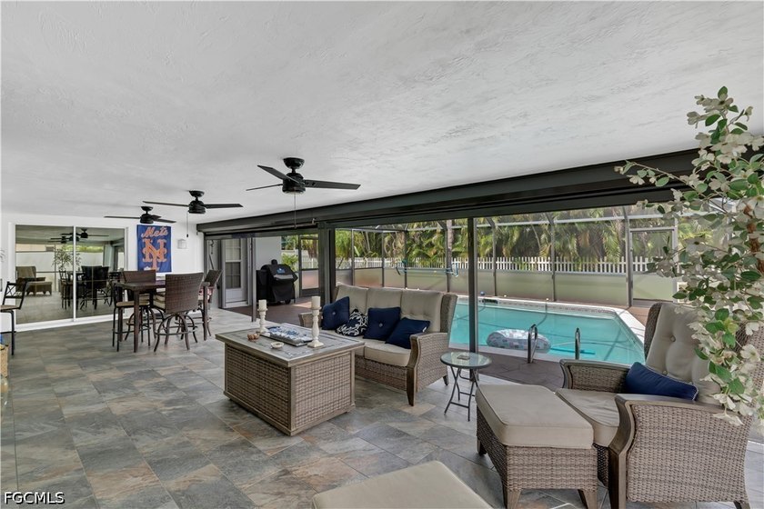 Welcome to this beautifully updated 3-bedroom, 2-bathroom pool - photo 29