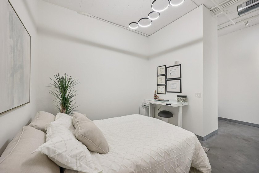 Amazing historic loft featuring soaring ceilings, oversized - photo 29