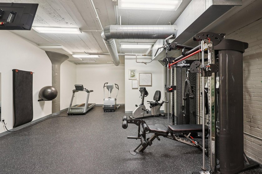Amazing historic loft featuring soaring ceilings, oversized - photo 44