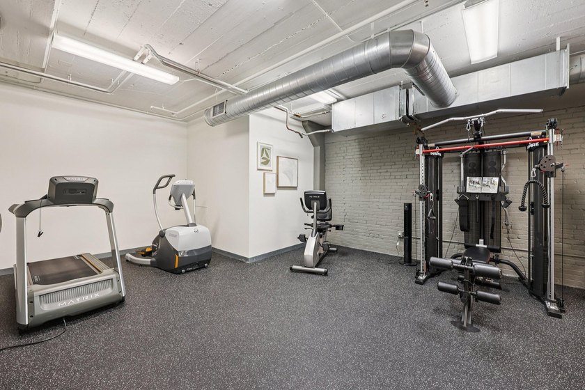 Amazing historic loft featuring soaring ceilings, oversized - photo 45