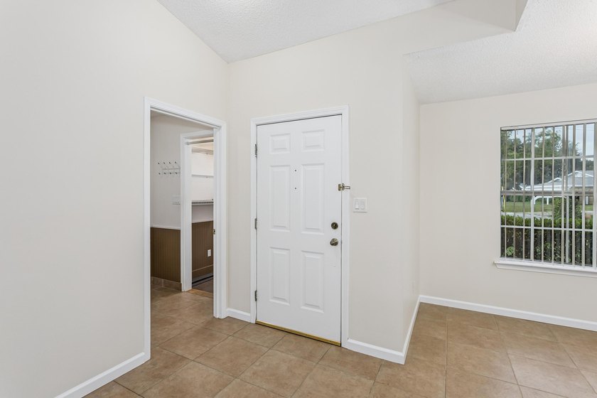 Are you ready to move in? The main areas have beautiful, new - photo 3
